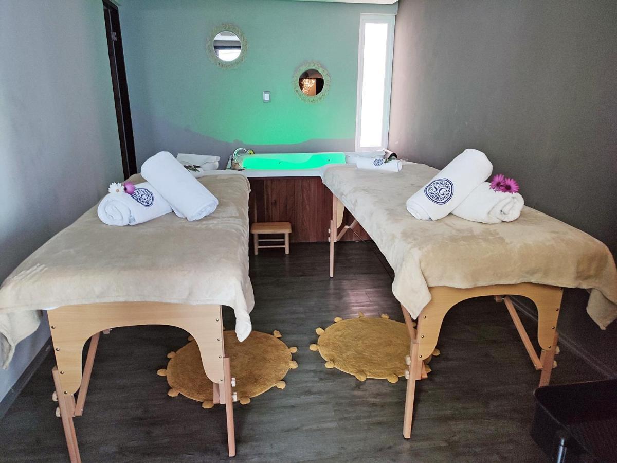 Saint George Hotel - Spa & Temazcal 테키스키아판 외부 사진
