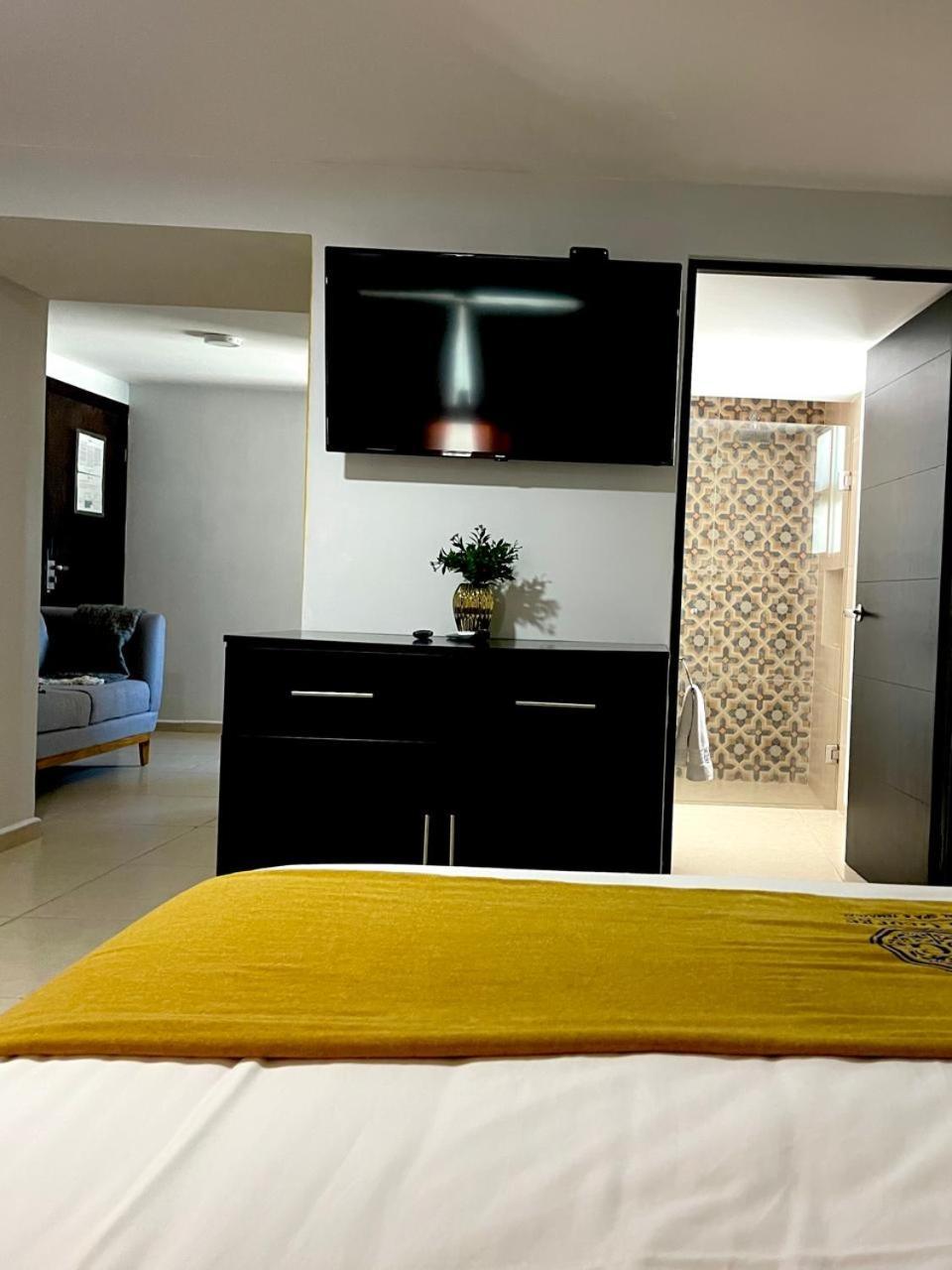 Saint George Hotel - Spa & Temazcal 테키스키아판 외부 사진